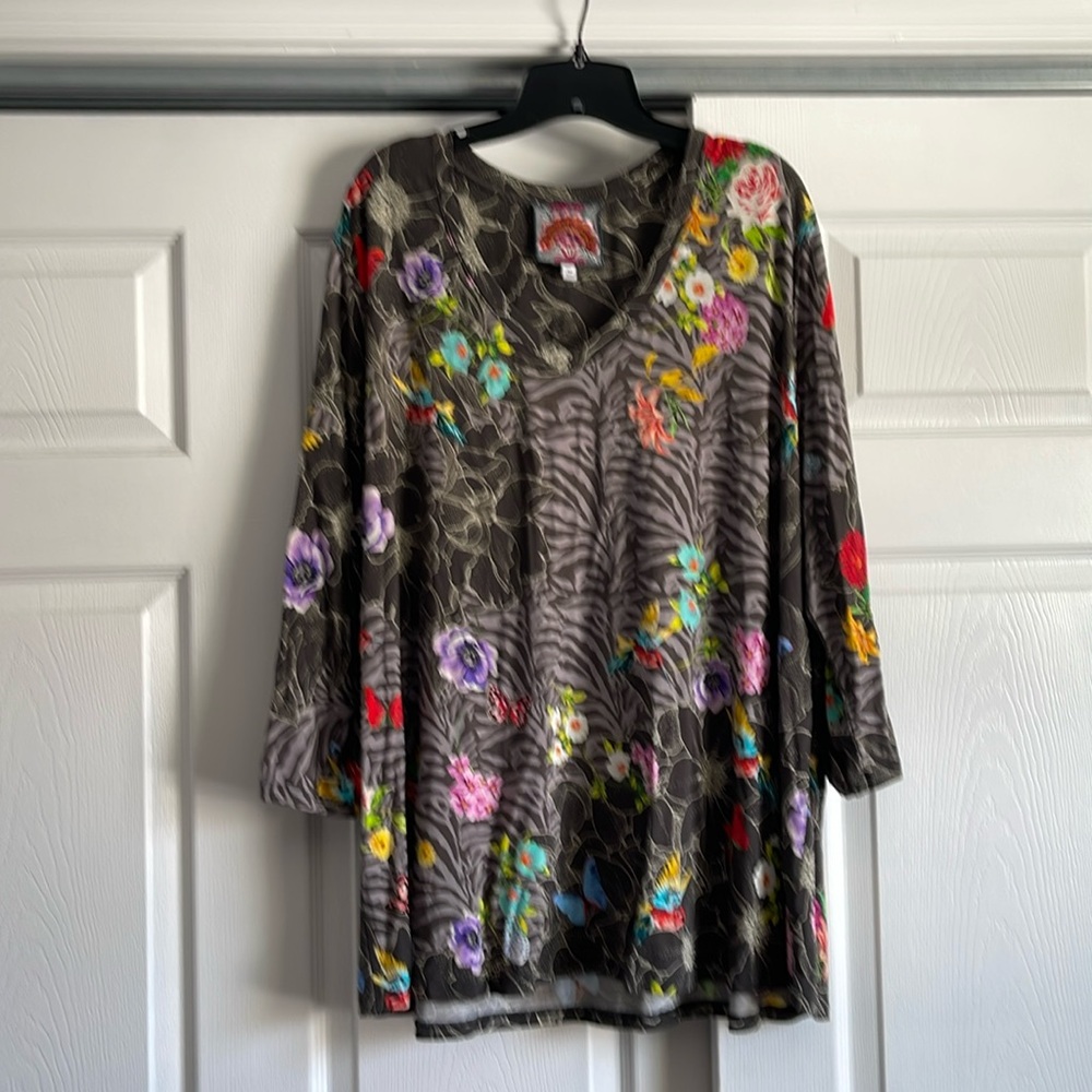 Johnny Was grey with flowers and butterflies. Smoke free home.